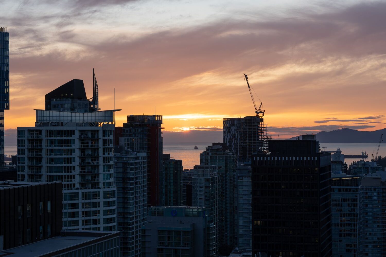 3-bedroom vs 2-bedroom condo towers in Yaletown, Downtown Vancouver